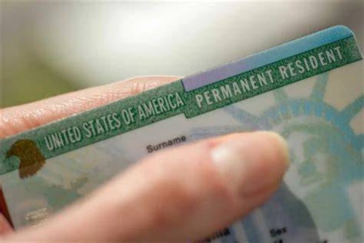 How long can a green card holder become a citizen?
